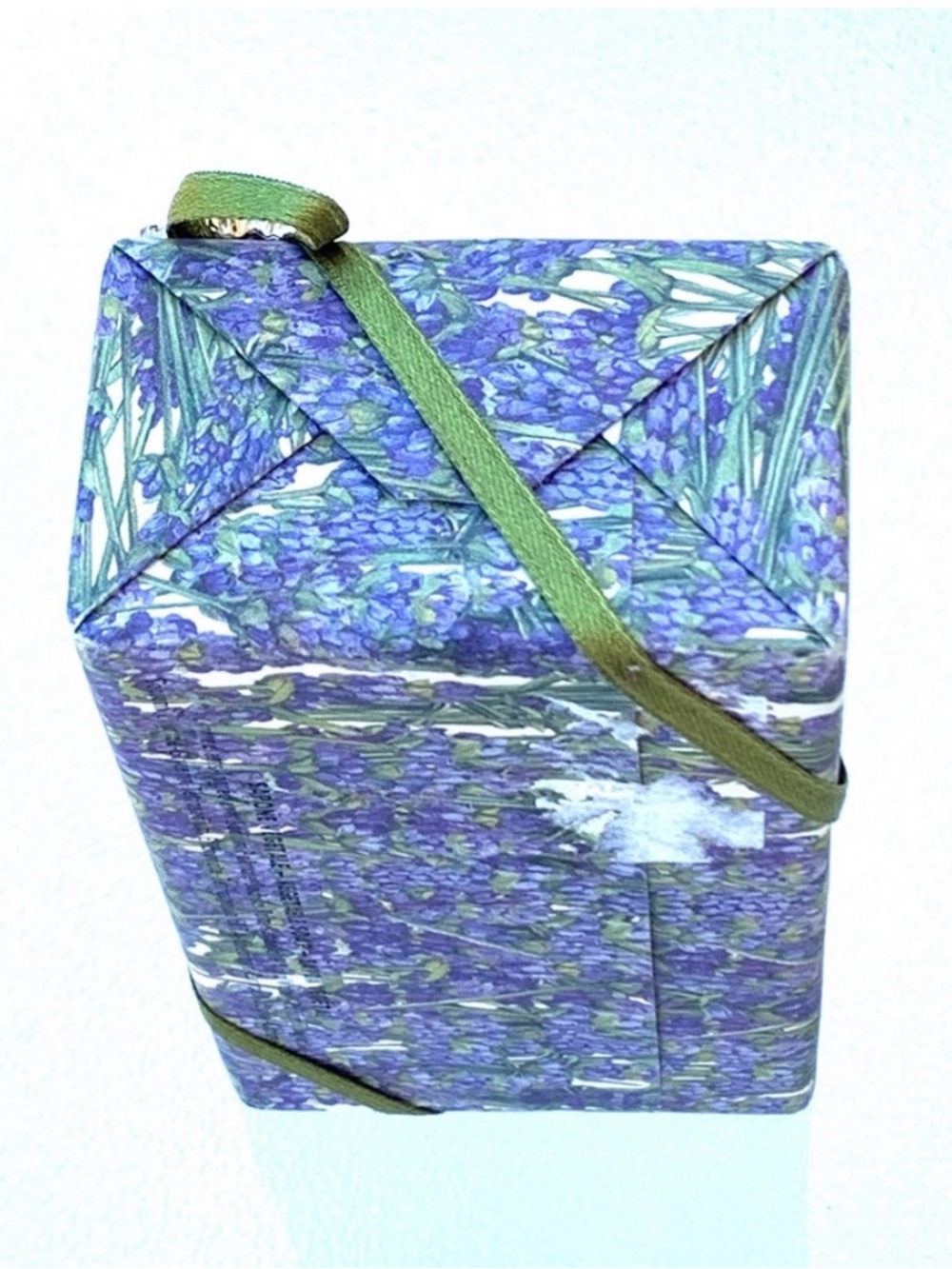 Italian Lavender Sapone Vegetale Bar Soap with Rhinestone Embellished Wrapping - Picture 7 of 7
